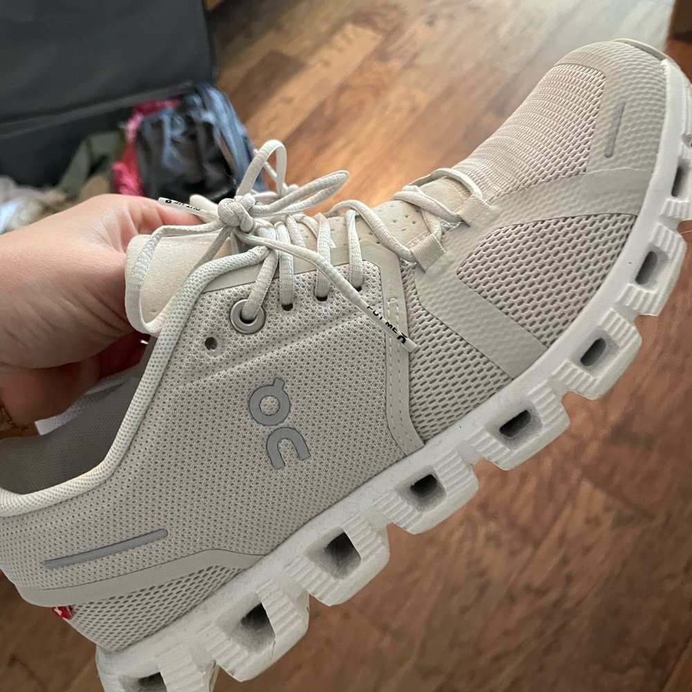 On Cloud 5 Women’s Athletic Shoe in pearl/ white